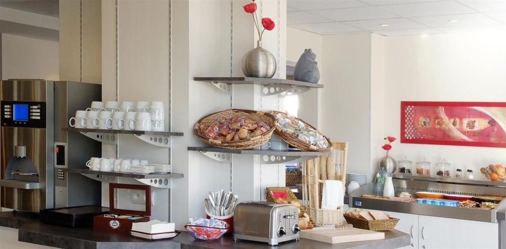 Hotel Kyriad La Rochelle Centre Ville Экстерьер фото